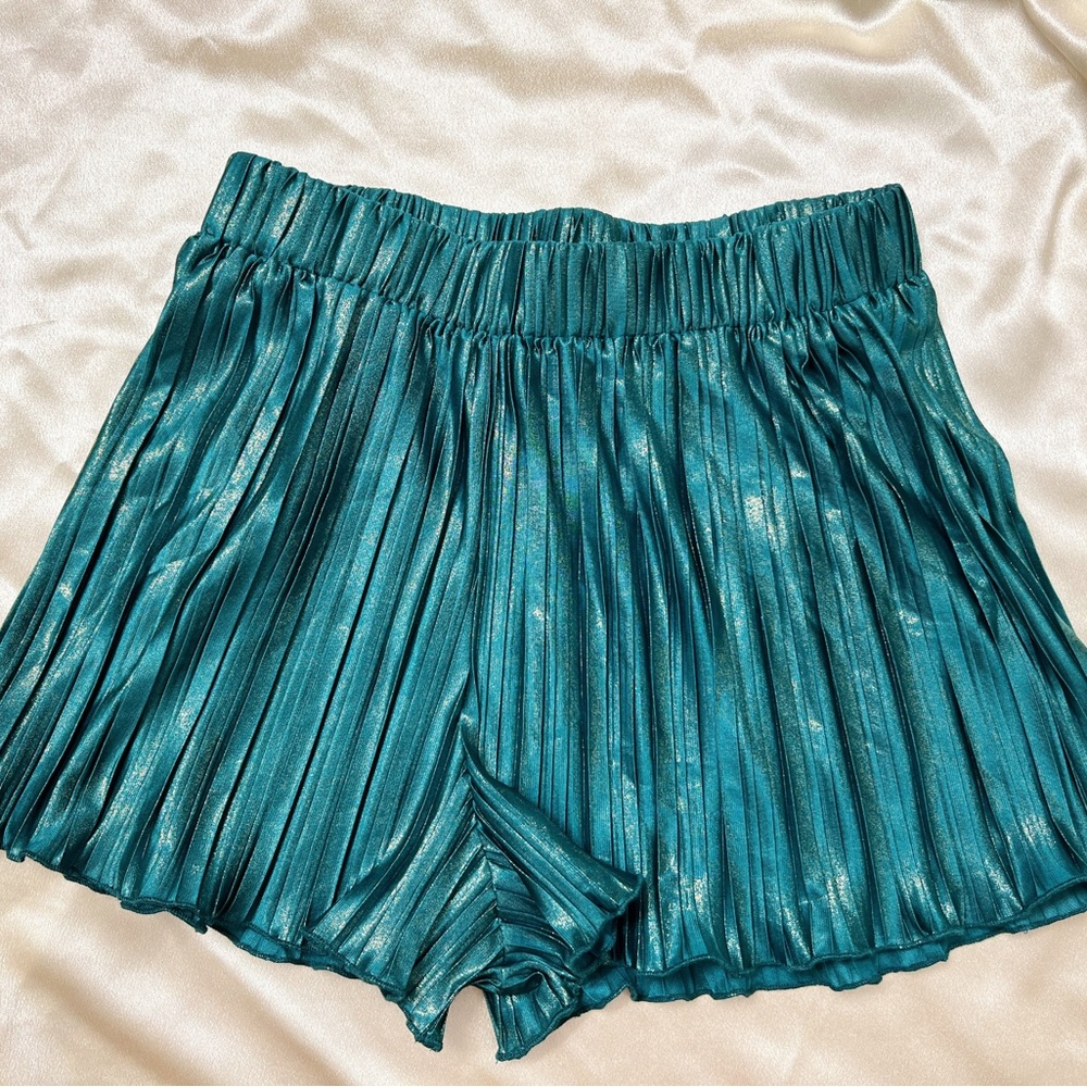 Beautiful green women shorts